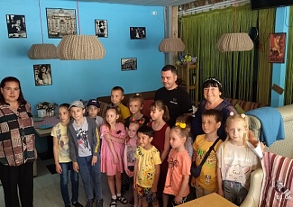 Сотрудники библиотеки им. А. П. Чехова приняли участие в акции «На радость детям»