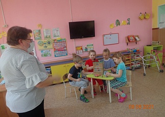 Встреча сотрудника библиотеки с воспитанниками "Добродеи"